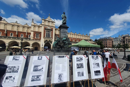 Zakończyliśmy wystawę. 11 lipca zapraszamy na czarny marsz z Wawelu.